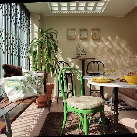 Authentic House Entier 1920's House, For Groups, Metro Line 7 Station Porte D'ivry * Parijs