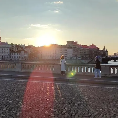 Authentic House Entier 1920's House, For Groups, Metro Line 7 Station Porte D'ivry Vakantiehuis