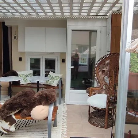 Authentic House Entier 1920's House, For Groups, Metro Line 7 Station Porte D'ivry