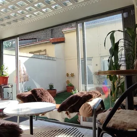 Vakantiehuis Authentic House Entier 1920's House, For Groups, Metro Line 7 Station Porte D'ivry