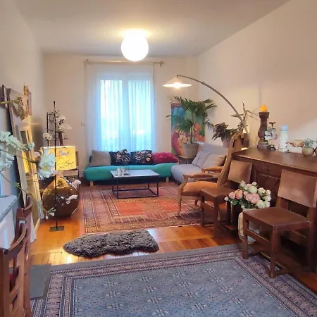 Authentic House Entier 1920's Metro Line 7 For Groups بيت للعطل