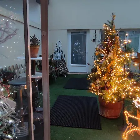 Authentic House Entier 1920's House, For Groups, Metro Line 7 Station Porte D'ivry *