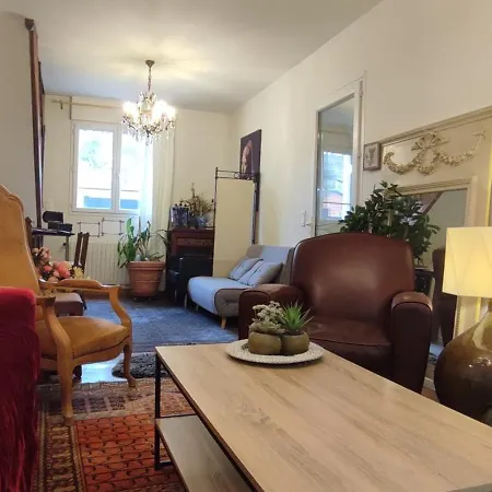Holiday home Authentic House Entier 1920's Metro Line 7 For Groups