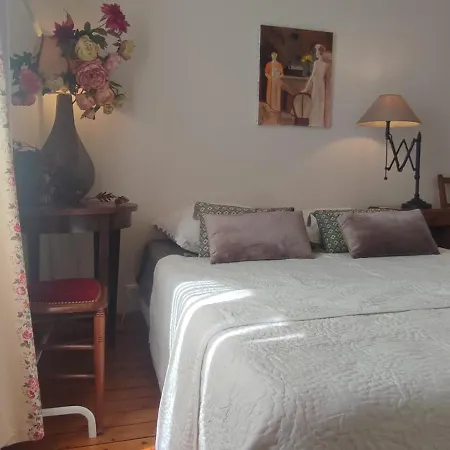 Authentic House Entier 1920's House, For Groups, Metro Line 7 Station Porte D'ivry Vakantiehuis Parijs