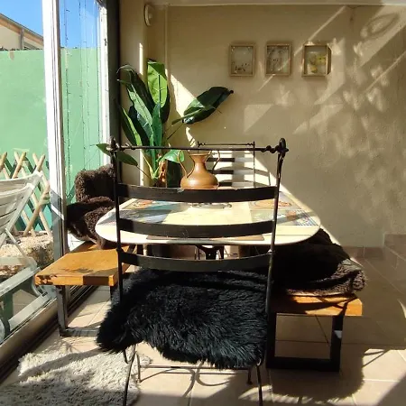 Authentic House Entier 1920's House, For Groups, Metro Line 7 Station Porte D'ivry Vakantiehuis Parijs