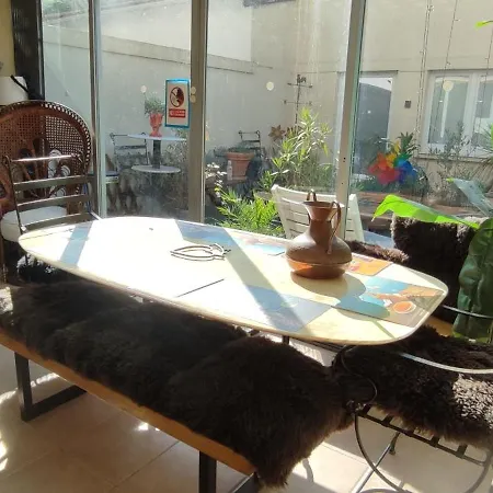 Authentic House Entier 1920's House, For Groups, Metro Line 7 Station Porte D'ivry Parijs