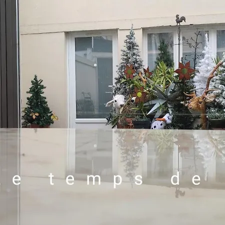 Authentic House Entier 1920's House, For Groups, Metro Line 7 Station Porte D'ivry Vakantiehuis *