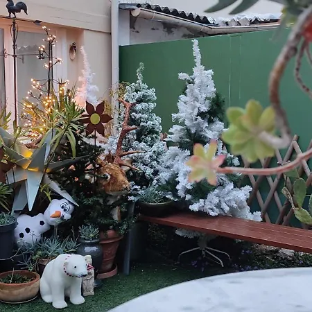 Vakantiehuis Authentic House Entier 1920's House, For Groups, Metro Line 7 Station Porte D'ivry *