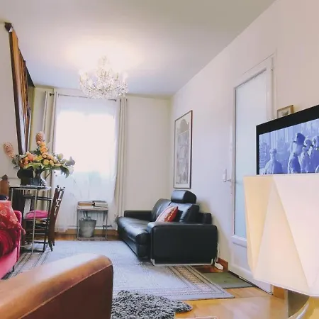 Ferienhaus Authentic House Entier 1920's House, For Groups, Metro Line 7 Station Pierre Et Marie Curie, Porte D'ivry