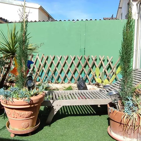 Ferienhaus Authentic House Entier 1920's House, For Groups, Metro Line 7 Station Pierre Et Marie Curie, Porte D'ivry *